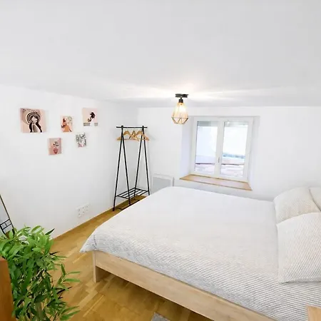 Lägenhet Charming Modern Duplex In Center Of